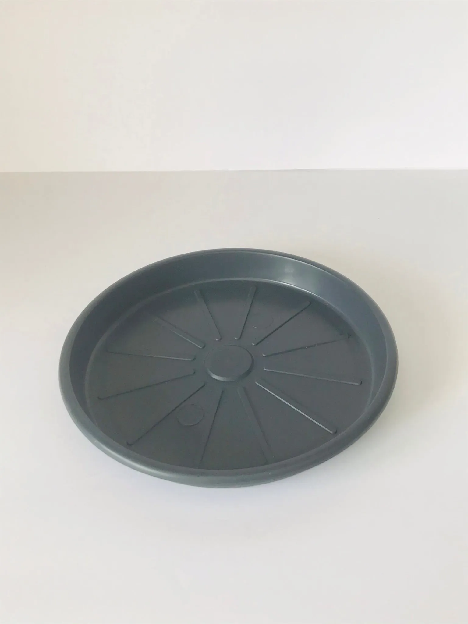 8" Charcoal Gray Pot & Saucer
