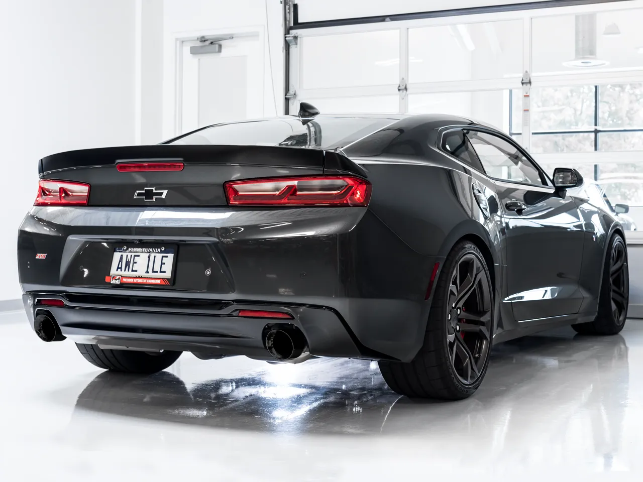 AWE TRACK EDITION AXLE-BACK EXHAUST - CHEVROLET CAMARO GEN6 SS / LT1 (DUAL TIPS)