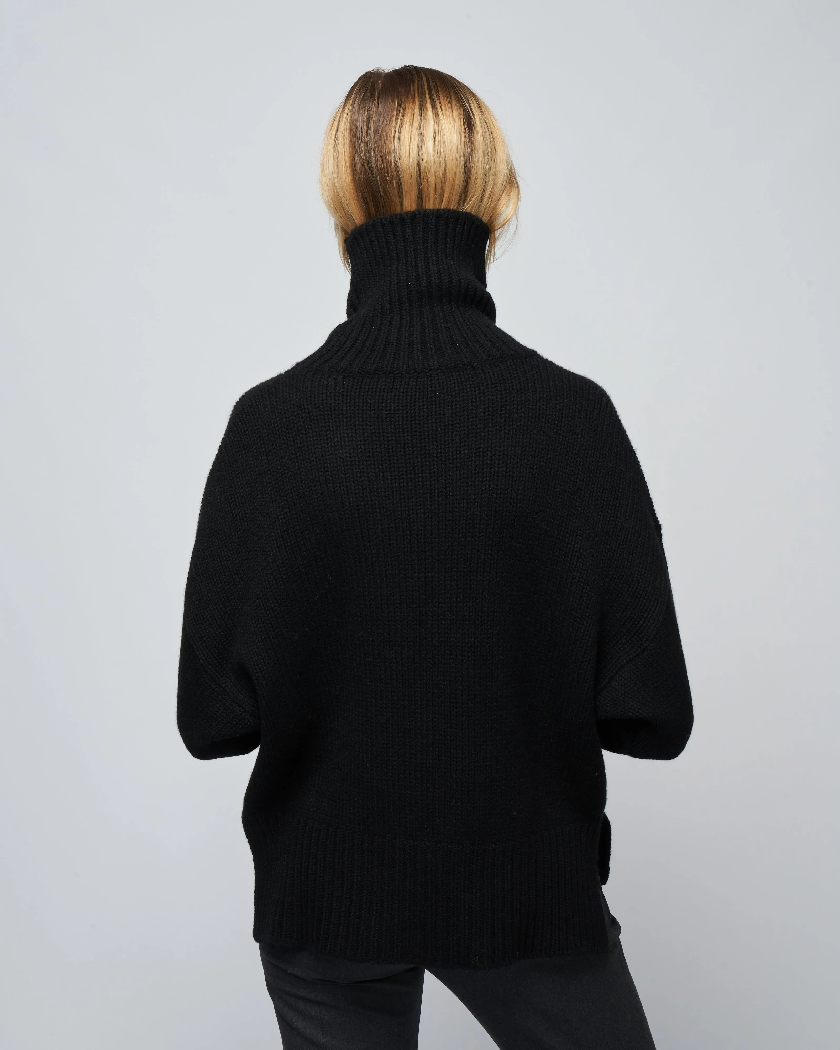 cashmere turtleneck - black