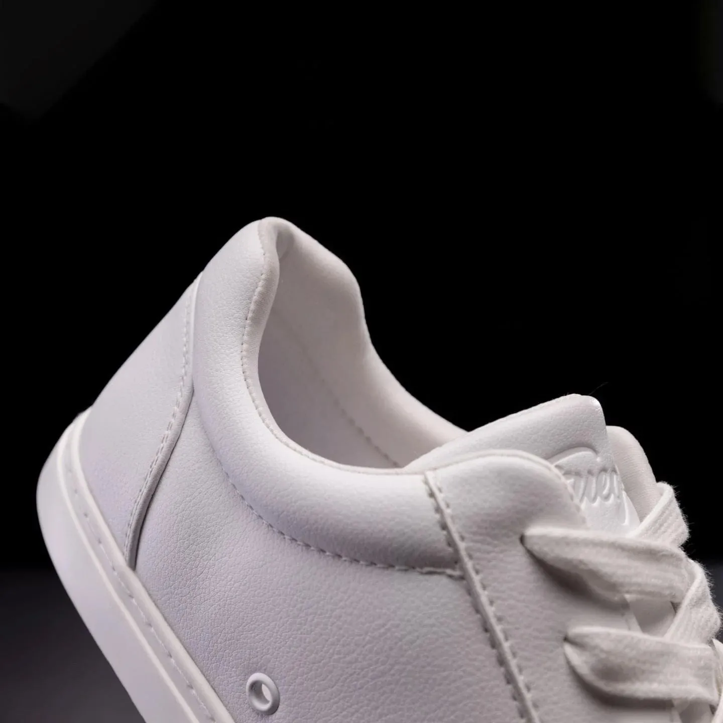 FUEGO LOW Top Dancesneaker