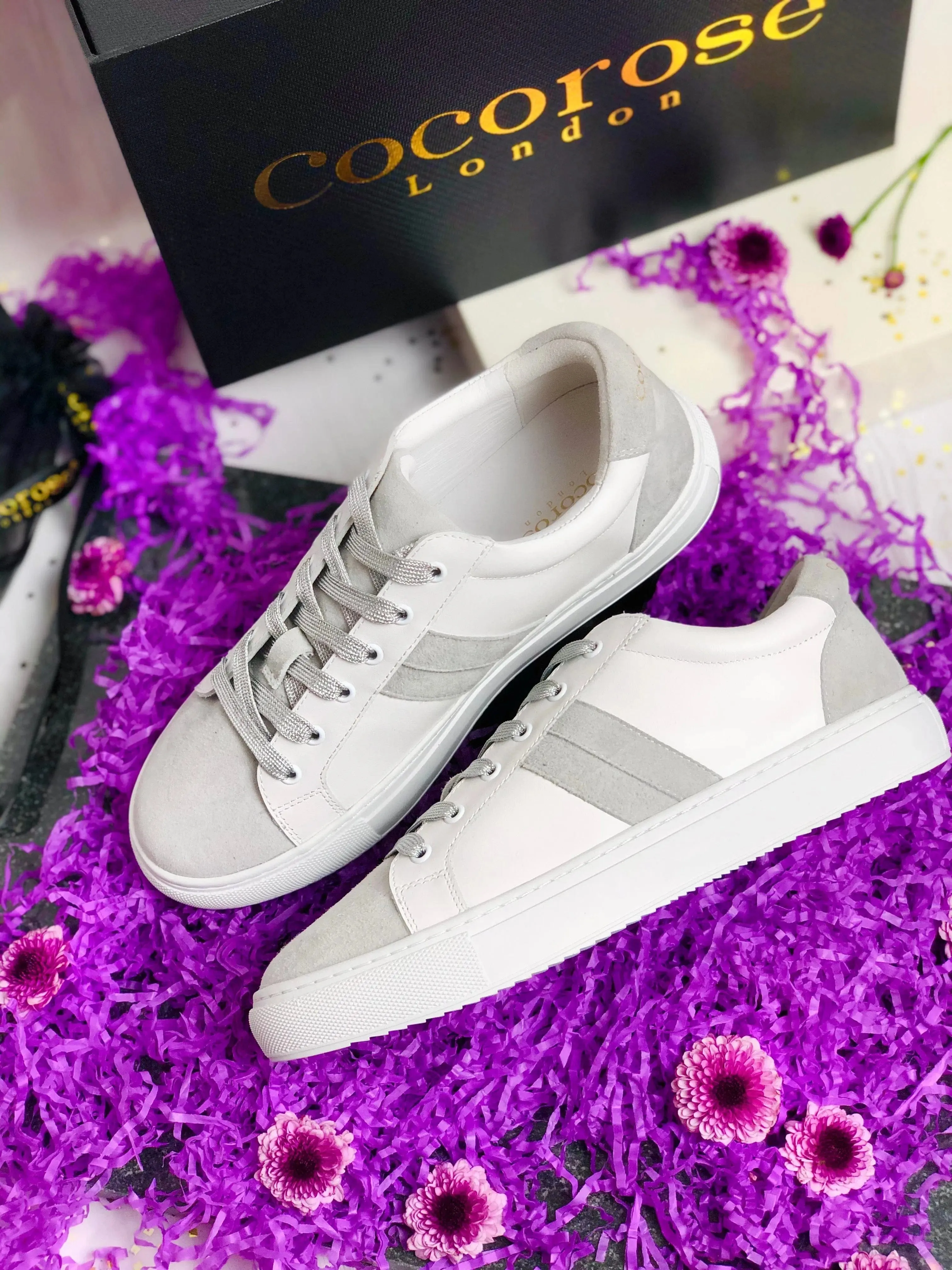 Hoxton - Stripes White & Grey Trainers (EU37)