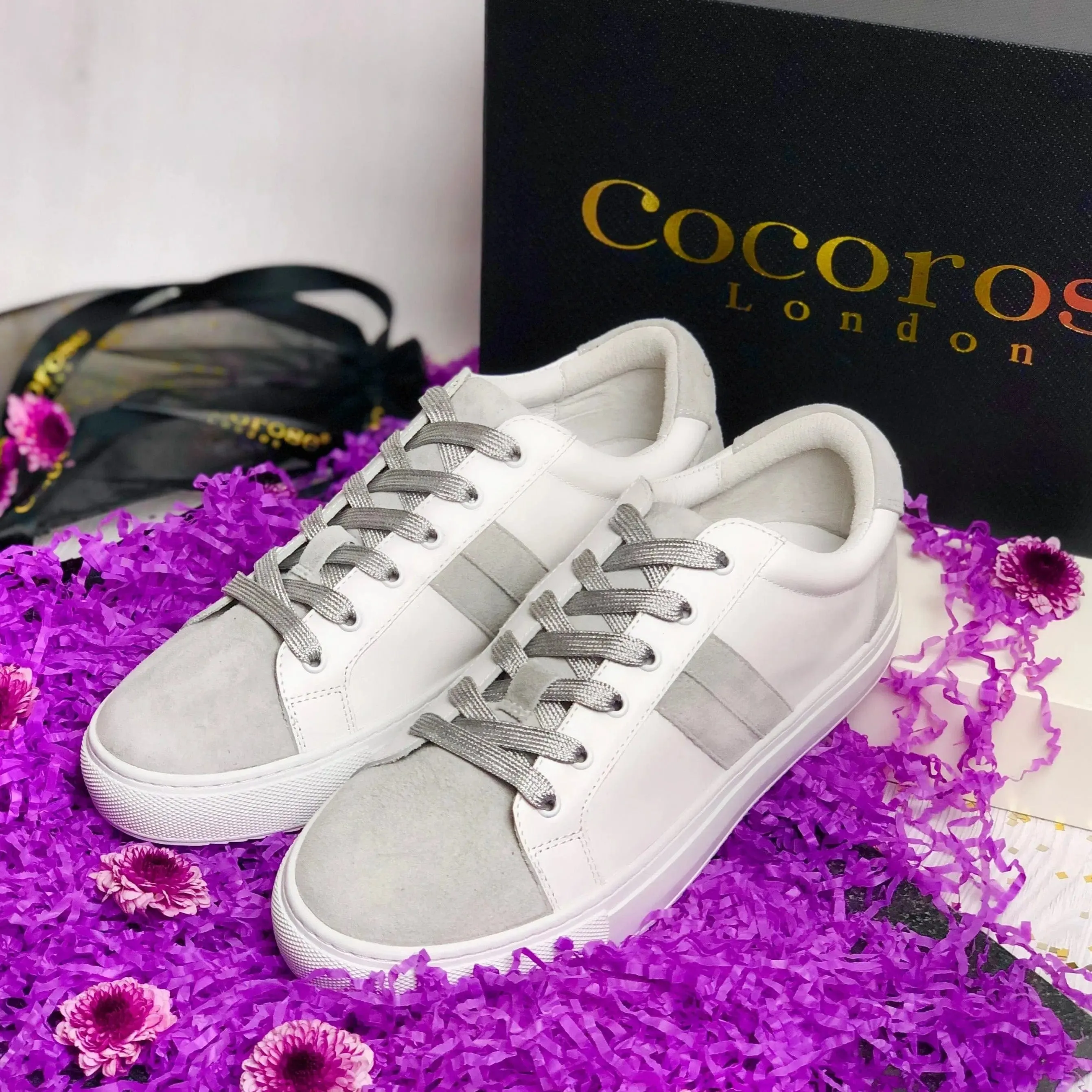 Hoxton - Stripes White & Grey Trainers (EU37)