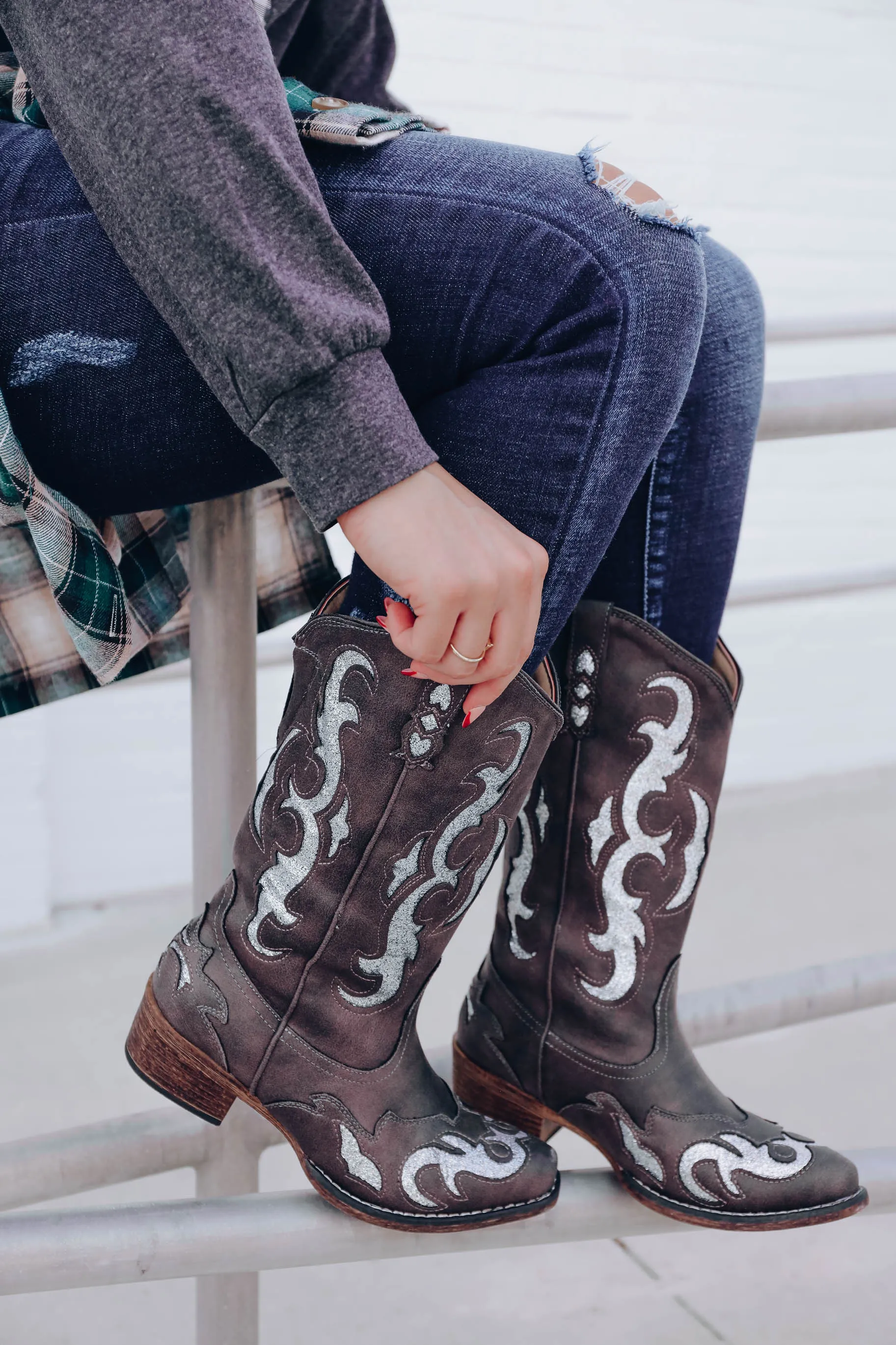 Kaylee Cowgirl Boot - Black- FINAL SALE - Size 5.5