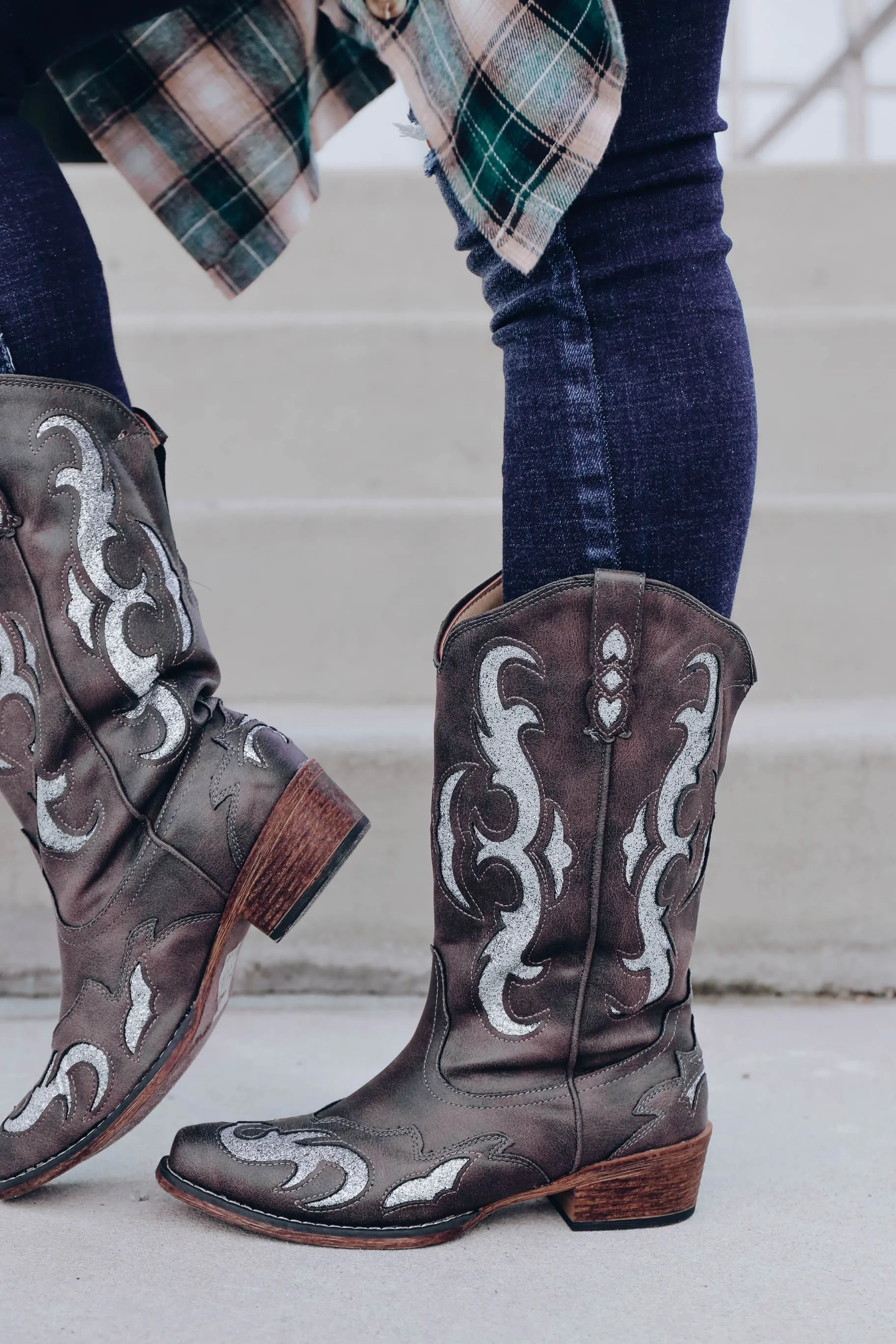 Kaylee Cowgirl Boot - Black- FINAL SALE - Size 5.5
