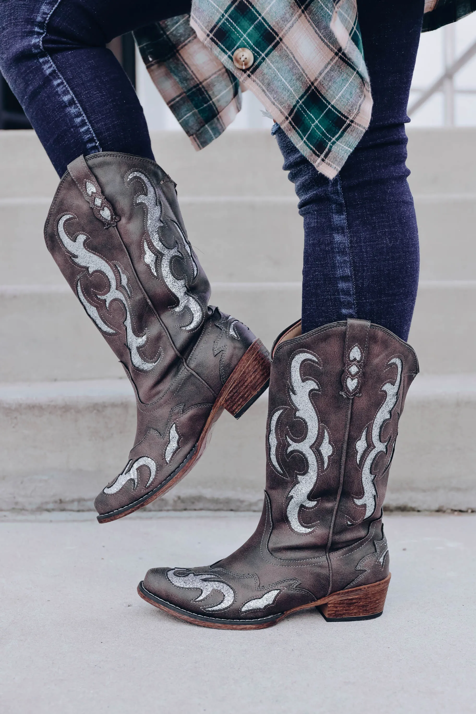 Kaylee Cowgirl Boot - Black- FINAL SALE - Size 5.5