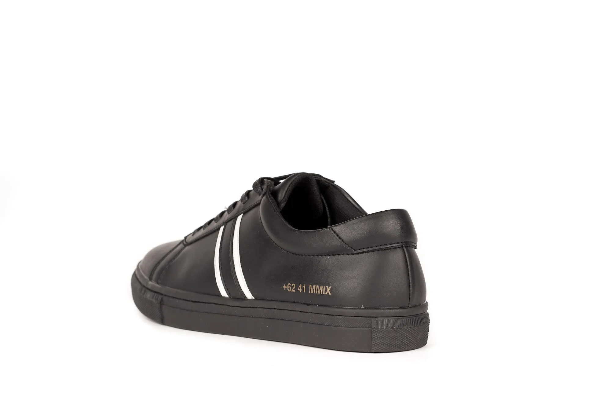 LAH-05 | BLACK / WHITE | MEN