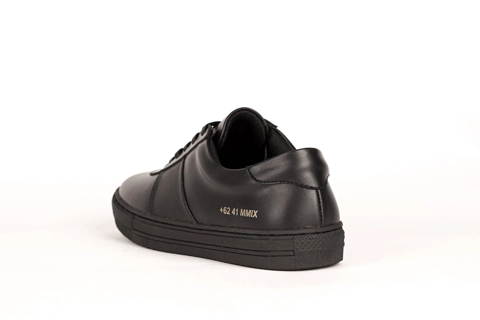 LAV-07 | TRIPLE BLACK | MEN
