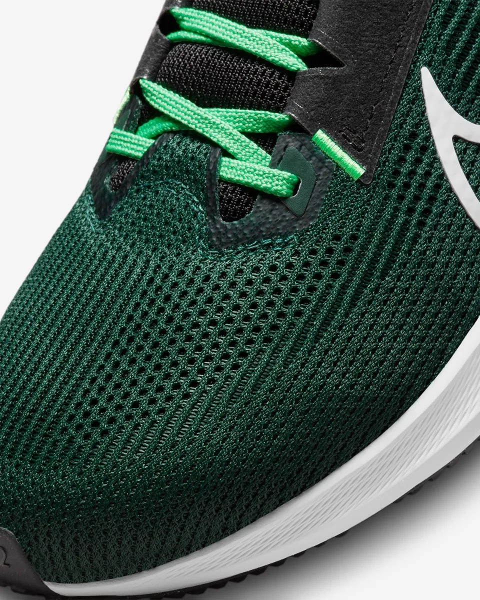 Liverpool FC X Nike Zoom Pegasus 40 Trainers