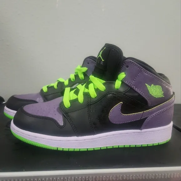 Nike Air Jordan1 Retro 2013 Joker Sneaker Purple/ Lime Green Sz 6y/ 7.5 Women's