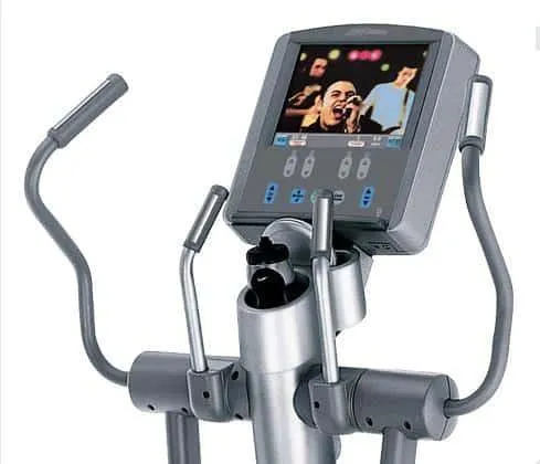 Pre-Owned Life Fitness 95XE | Elliptical Crosstrainer w/ Touchscreen