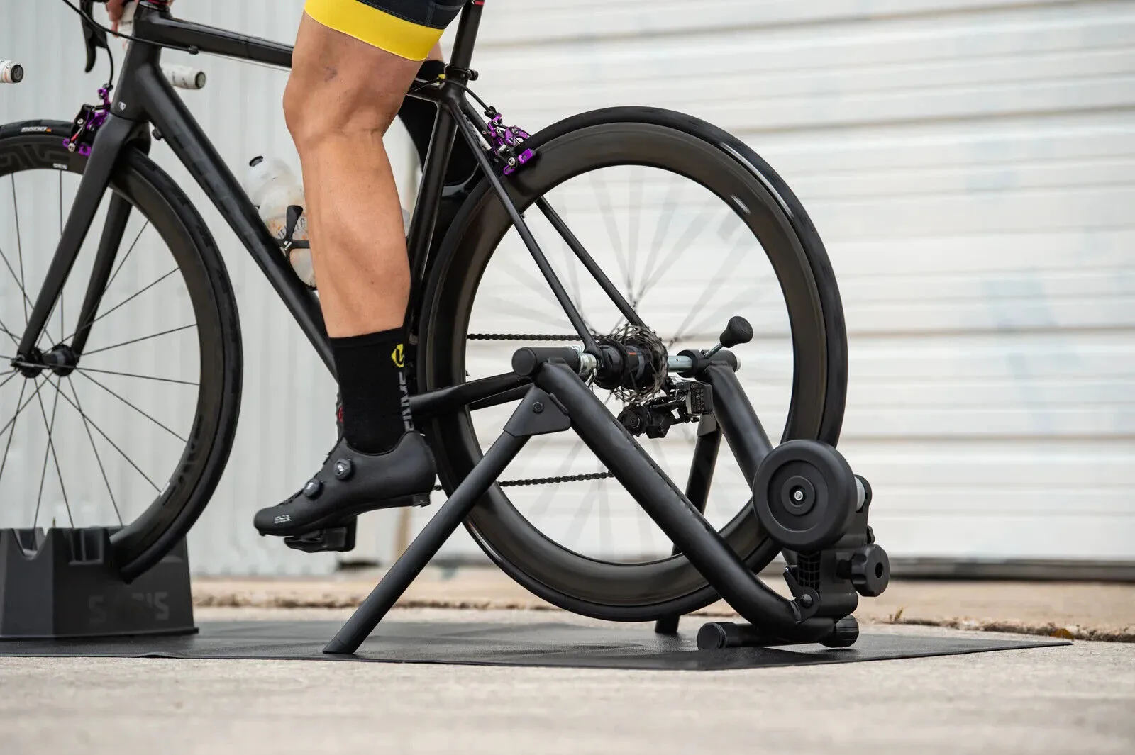 Saris Basic Mag Bike Trainer - Black
