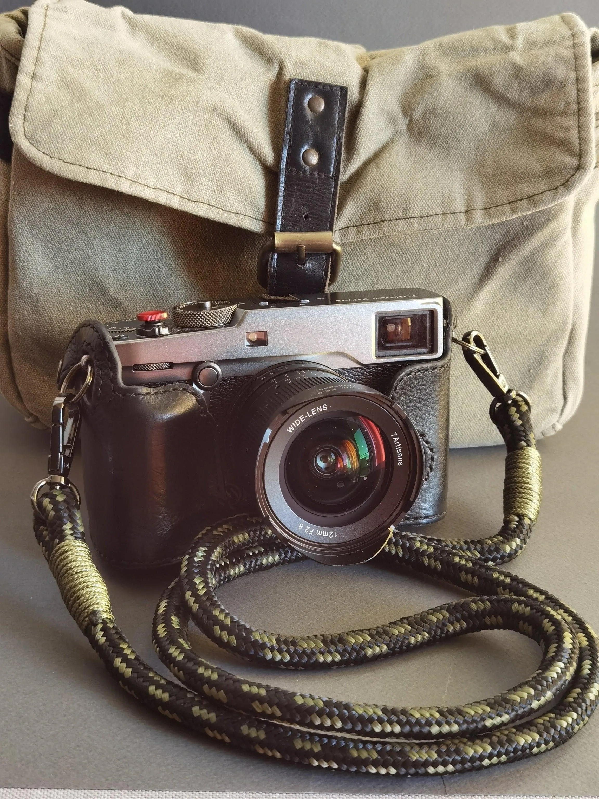 Snake Black/Olive Camera Strap