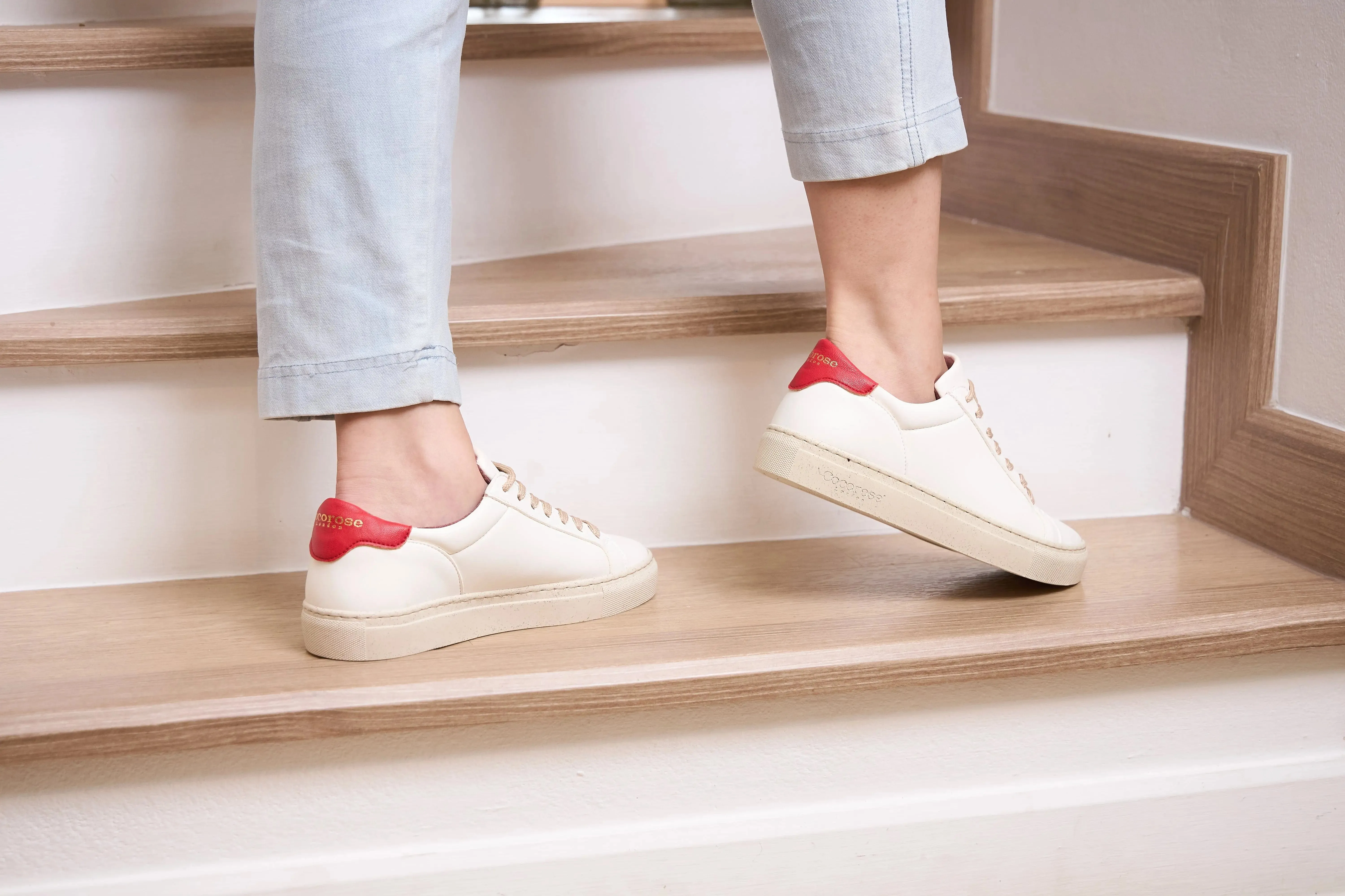 Vegan Kew - White Cactus - Rojo Red Tab